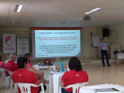 Coprossel explica as diretrizes e áreas estratégicas da cooperativa para mulheres do PDLF 